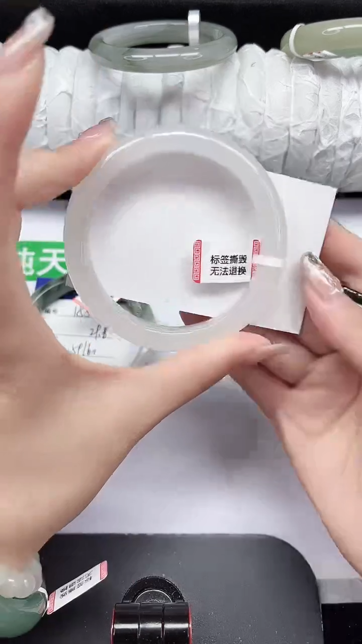 未镶嵌手镯石英质玉156-59/60