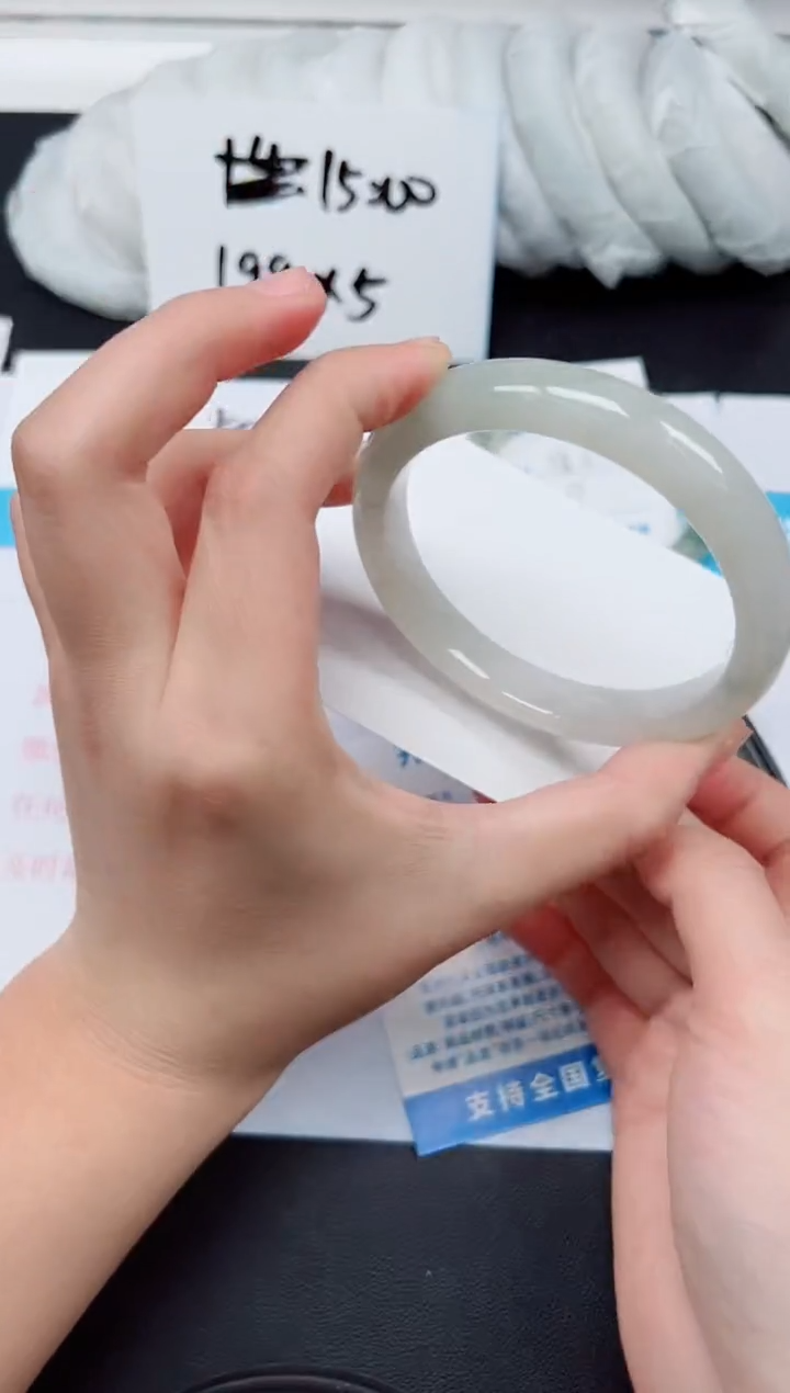 【闪购商品】石英质玉手镯未镶嵌G284-62.7