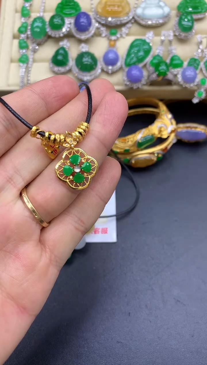 颈饰18K金镶嵌翡翠245-中国好珍宝