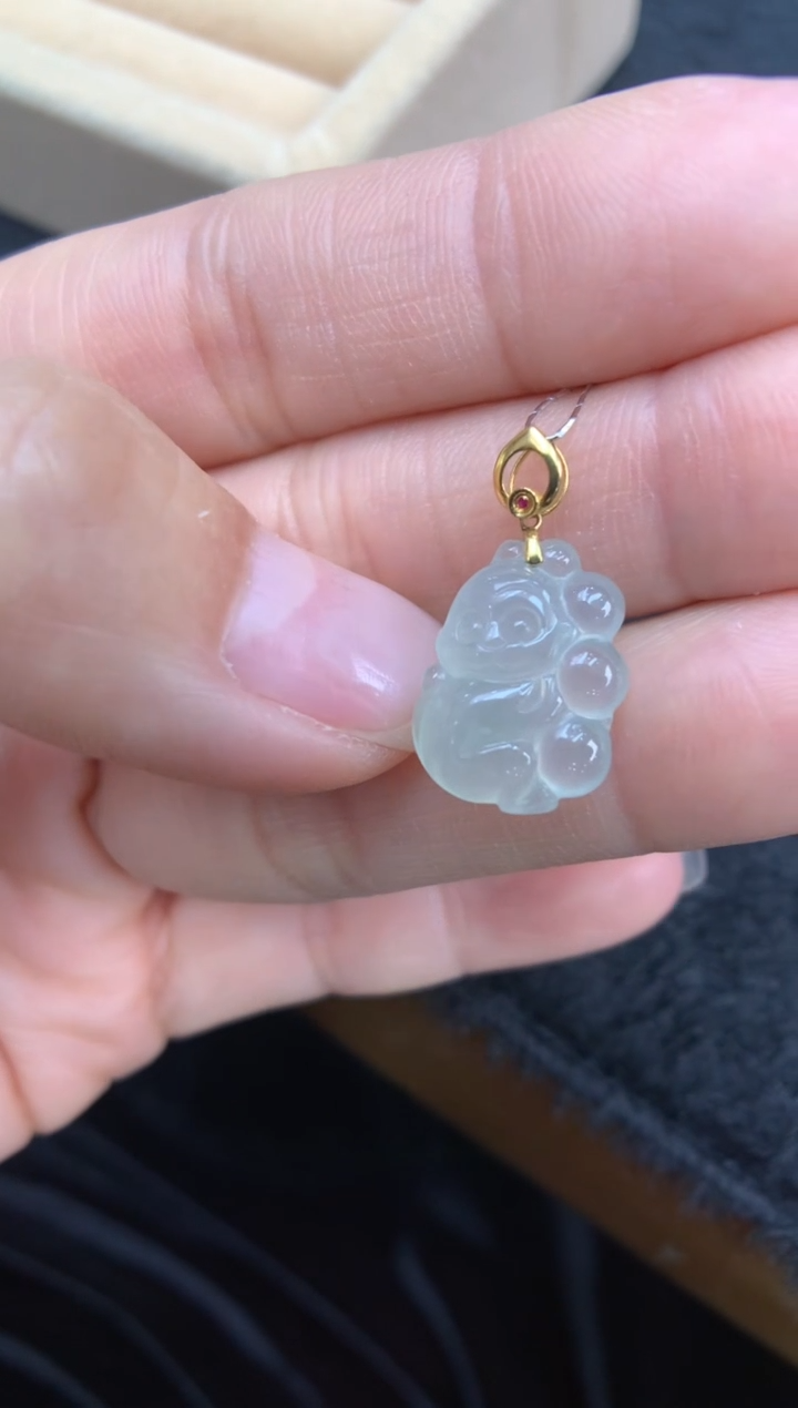 【闪购商品】翡翠颈饰18K金镶嵌猴猴