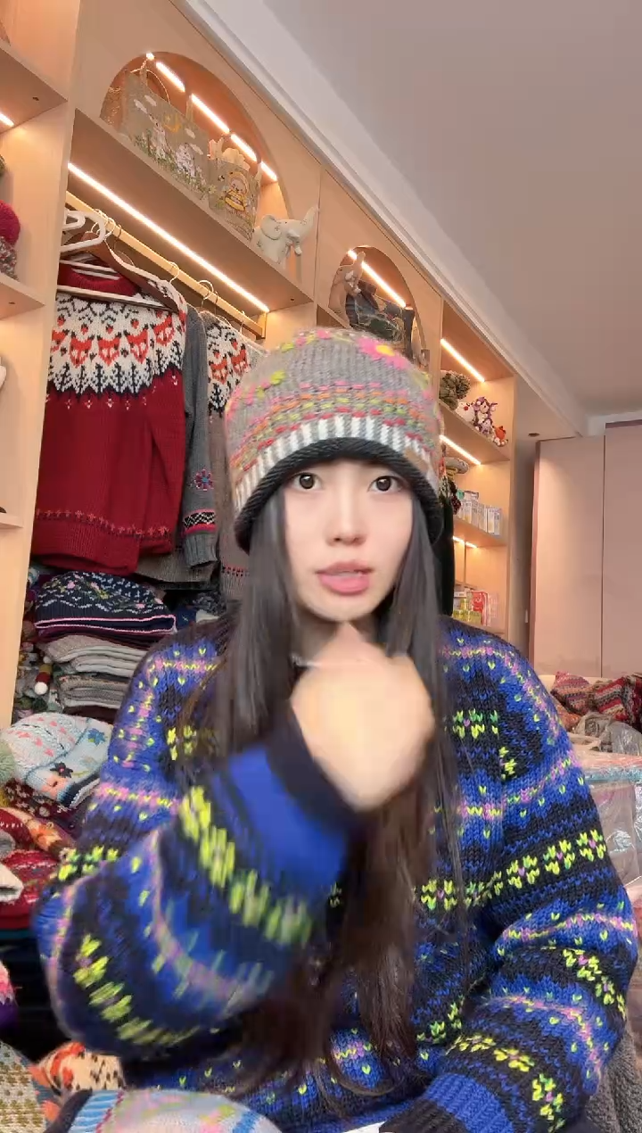 羊毛灰色卷边帽  