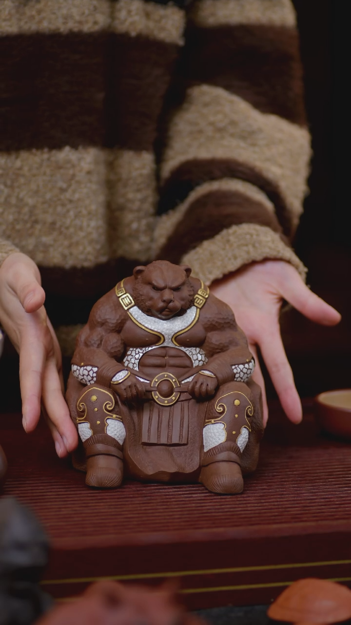 【闪购商品】紫砂茶宠熊将军（描金银）