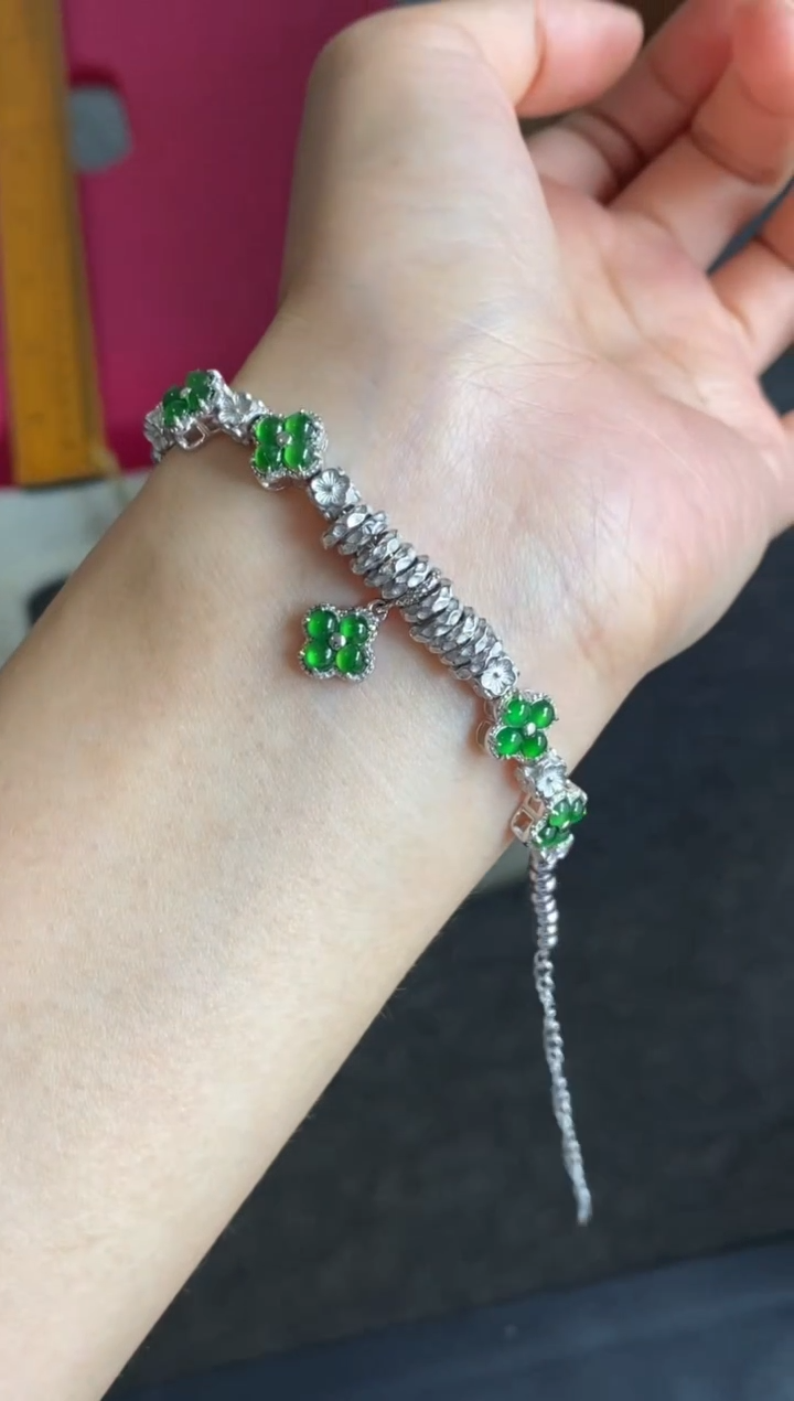 【闪购商品】翡翠手链银S925镶嵌翡翠冰绿蛋面手链