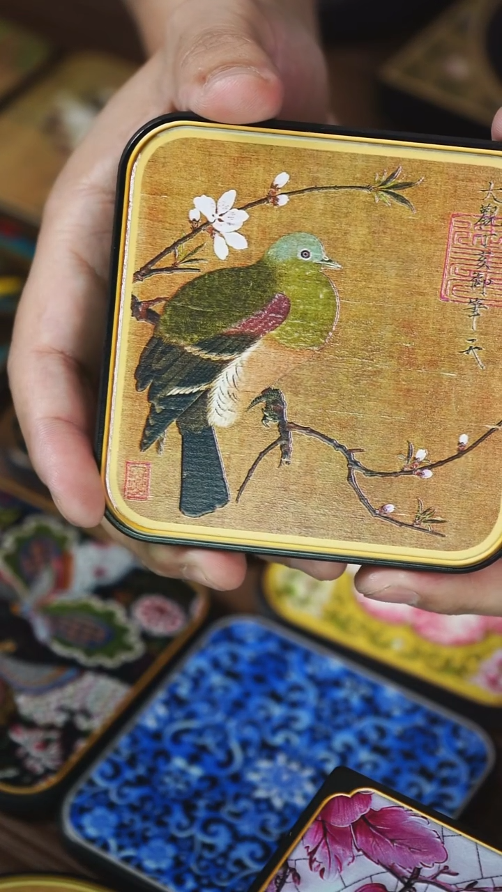 壹藏贰宝桃鸠杯垫一片