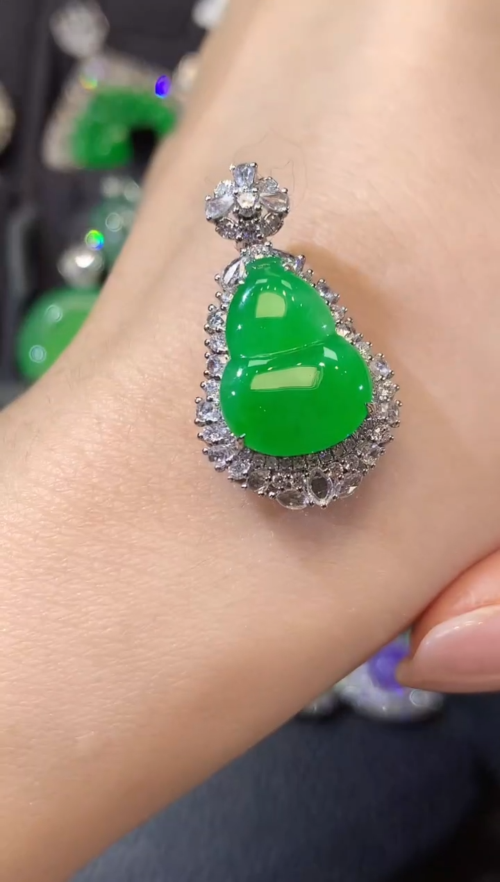 【闪购商品】翡翠吊坠(不含链)18K金镶嵌D27