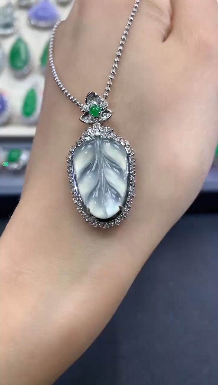 【闪购商品】翡翠吊坠(不含链)18K金镶嵌a150         