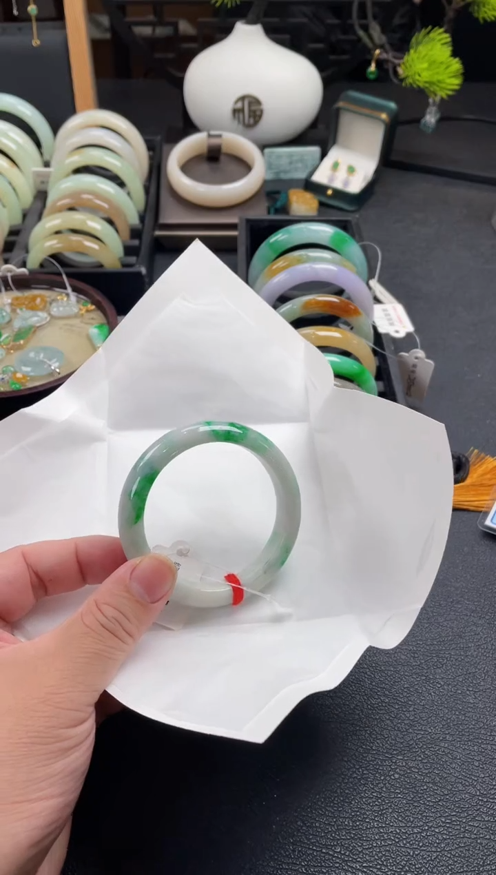 【闪购商品】翡翠手镯未镶嵌55正圈