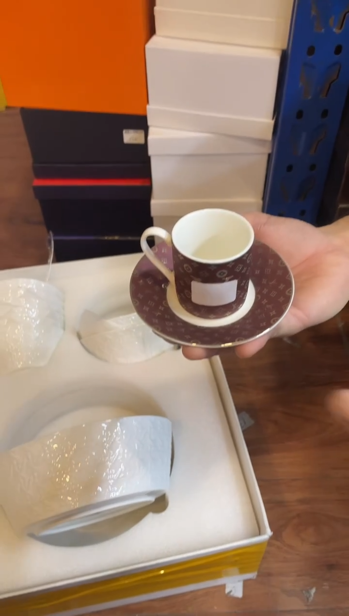 杯鸿辉家品牌瓷器，京东包邮！