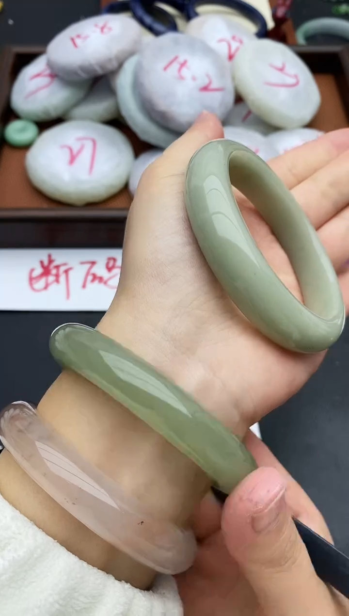 未镶嵌手镯石英质玉105+57/58