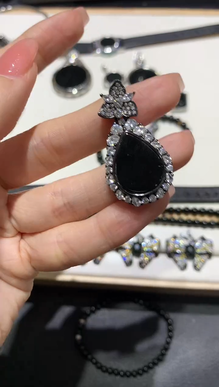 【闪购商品】翡翠吊坠(不含链)银S925镶嵌42多人多样性随机发货1件