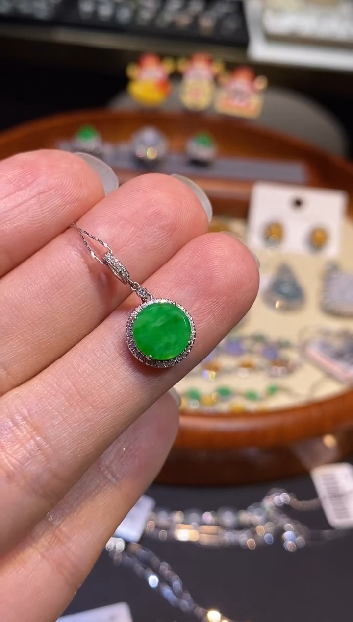 【闪购商品】翡翠吊坠(不含链)18K金镶嵌吊坠