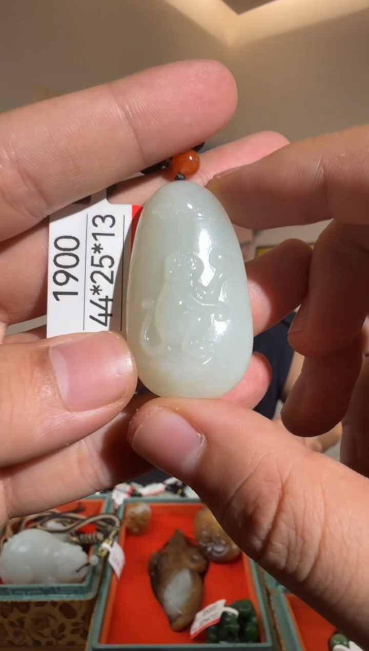 和田玉未镶嵌颈饰1