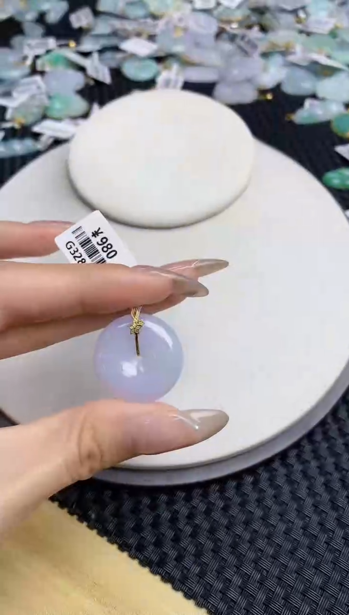 【闪购商品】翡翠颈饰18K金镶嵌天然翡翠A货