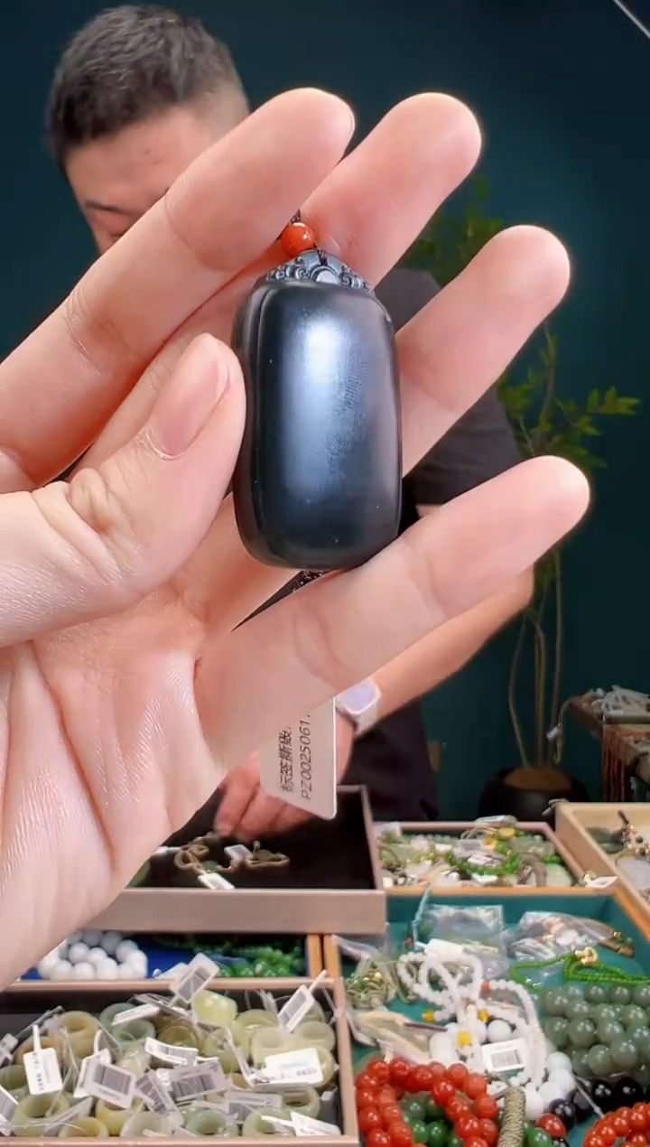 颈饰未镶嵌和田玉一物一证 拍一单发一个