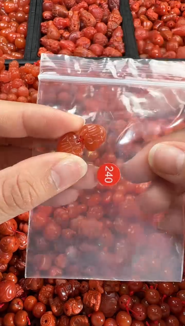 【闪购商品】南红玛瑙颈饰未镶嵌1