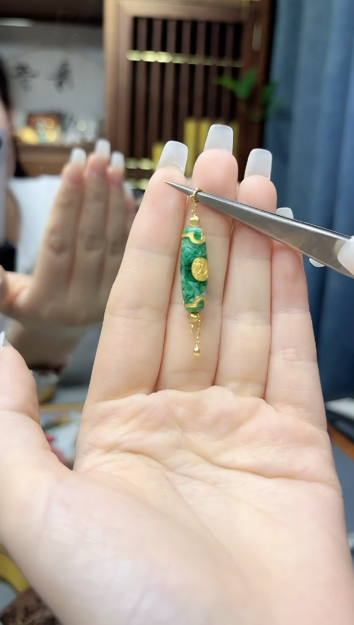 颈饰18K金镶嵌翡翠18K金翡翠回纹桶珠吊坠ZX赠链