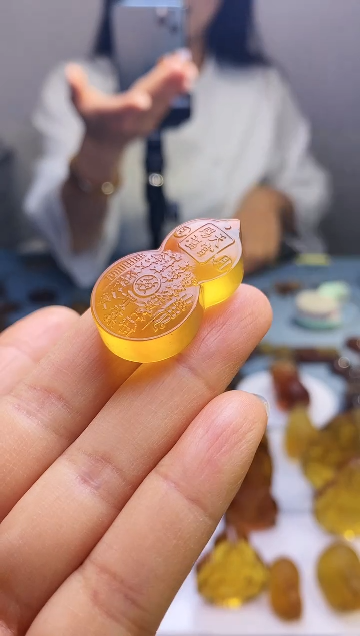 【闪购商品】琥珀吊坠(赠链)未镶嵌HP96-28（山鬼葫芦）