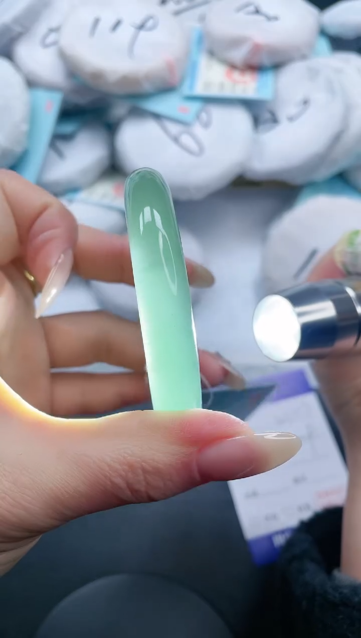 【闪购商品】石英质玉手镯未镶嵌17V123-54