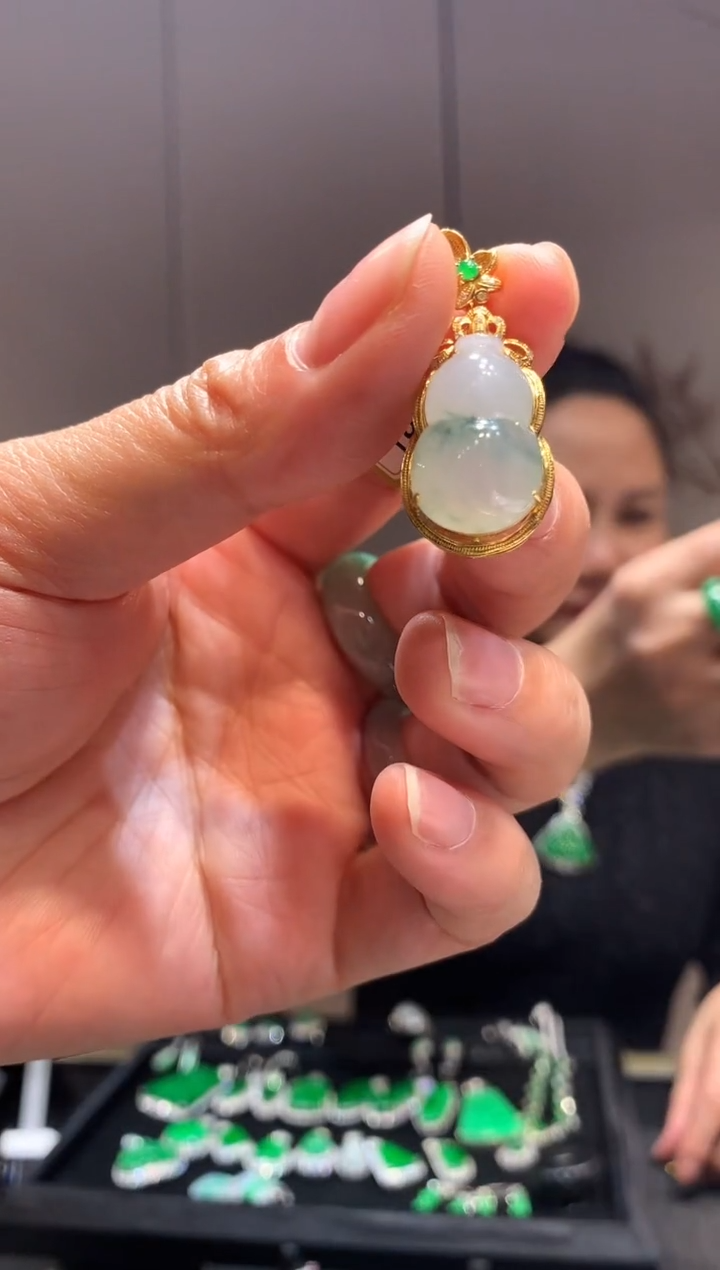 【闪购商品】翡翠吊坠(不含链)18K金镶嵌葫芦