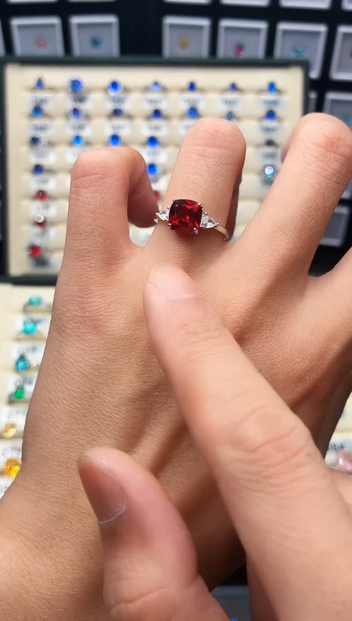 银S925镶嵌戒指红宝石555