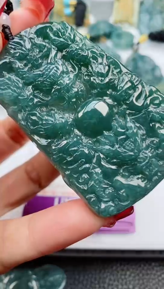 【闪购商品】翡翠颈饰未镶嵌