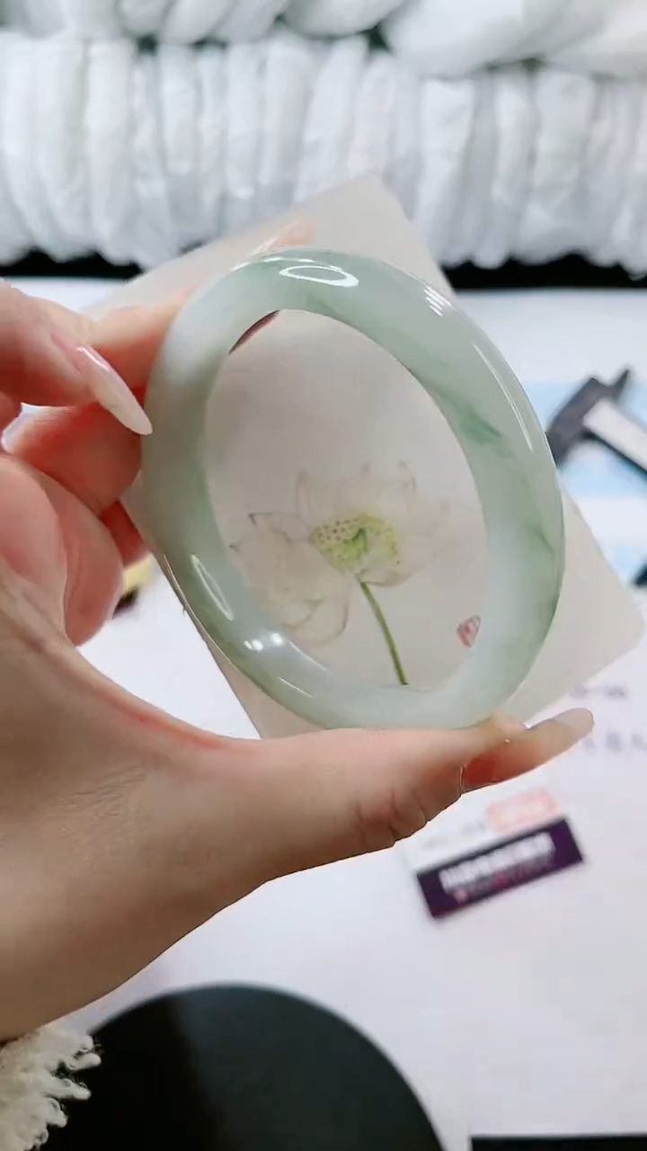 【闪购商品】石英质玉手镯未镶嵌多样性发货E627-64