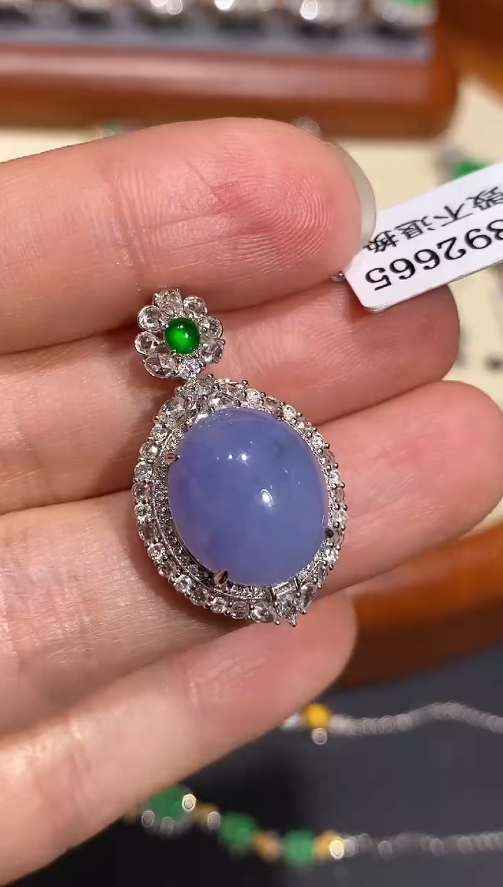 【闪购商品】翡翠颈饰18K金镶嵌吊坠