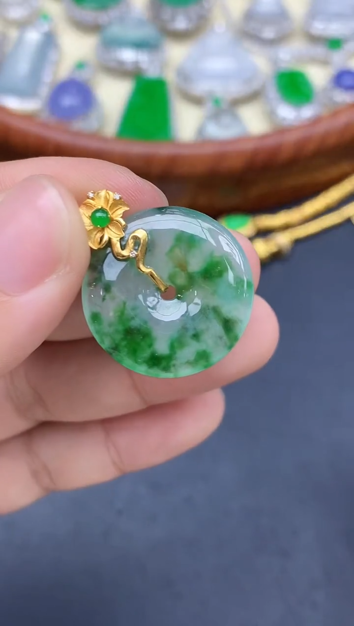 颈饰18K金镶嵌翡翠385-中国好珍宝