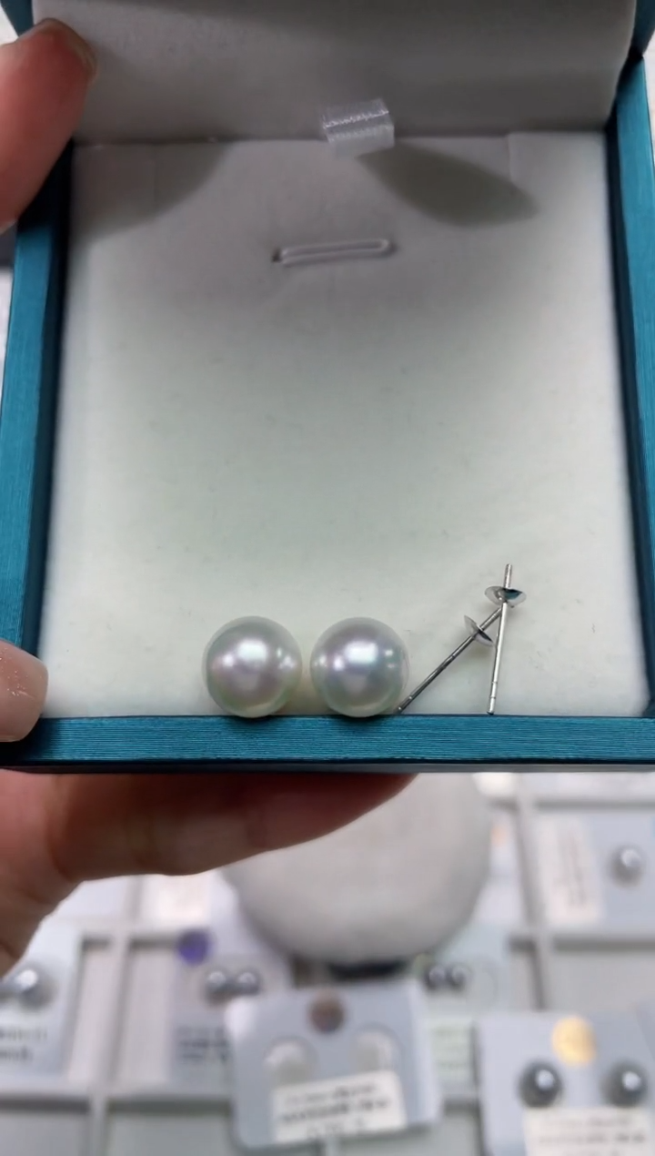 【闪购商品】海水珍珠耳饰18K金镶嵌9-10澳白馒头素钉