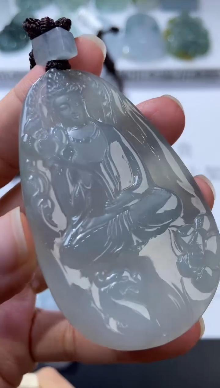 未镶嵌挂件翡翠379147    多人 