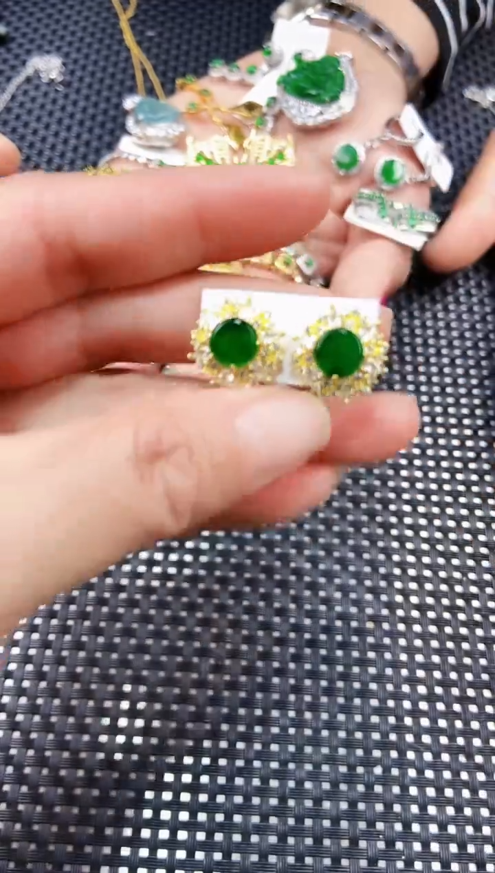 【闪购商品】翡翠耳饰未镶嵌111111111