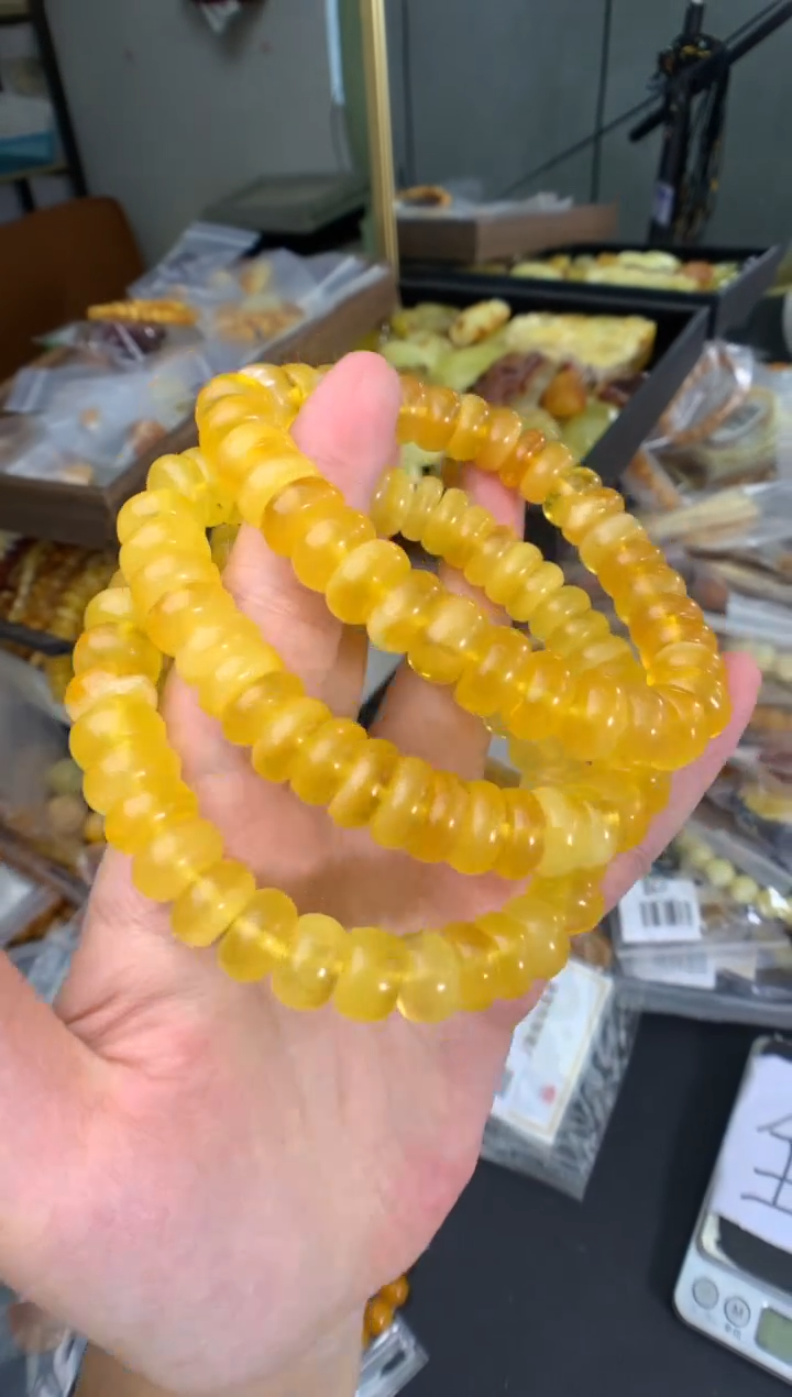 蜜蜡未镶嵌珠宝奇石多样性发一件