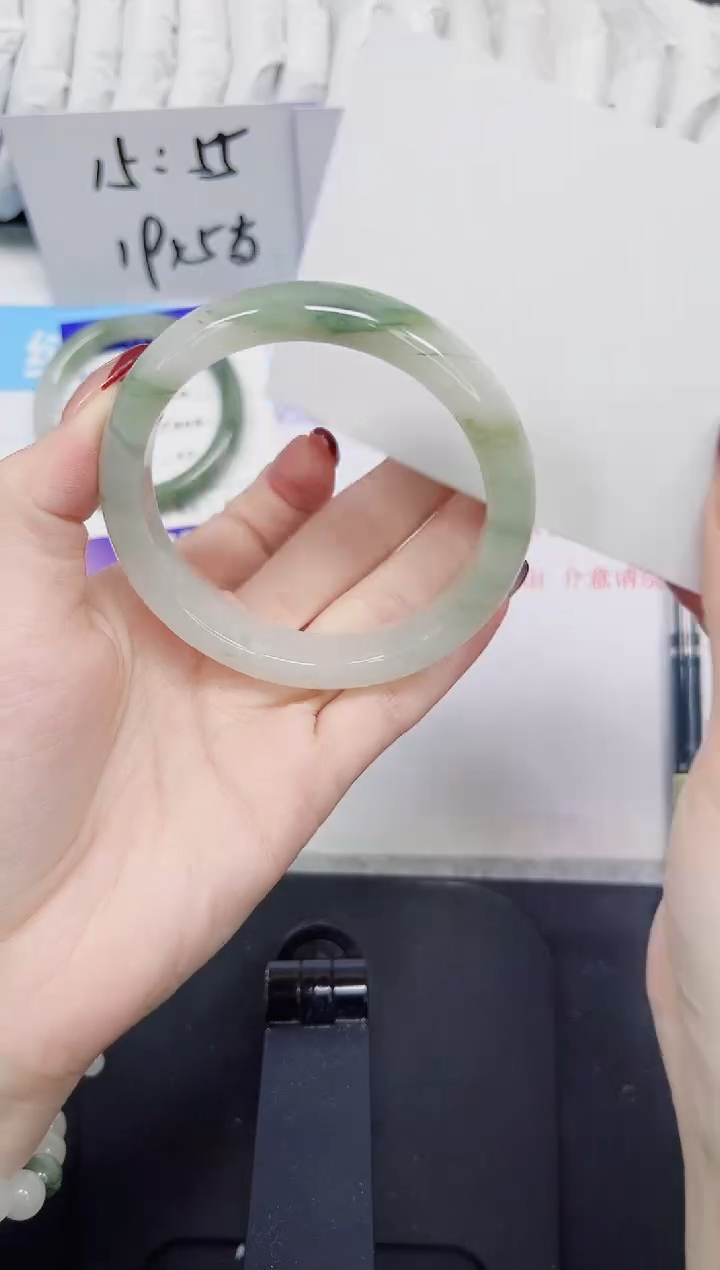 【闪购商品】石英质玉手镯未镶嵌142