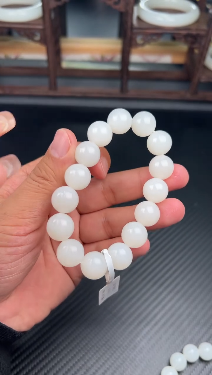未镶嵌手串和田玉黑山微色差卡14