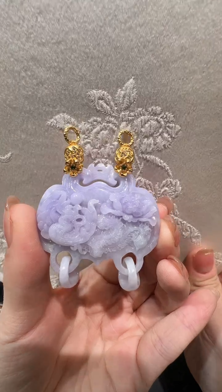 翡翠未镶嵌颈饰国风