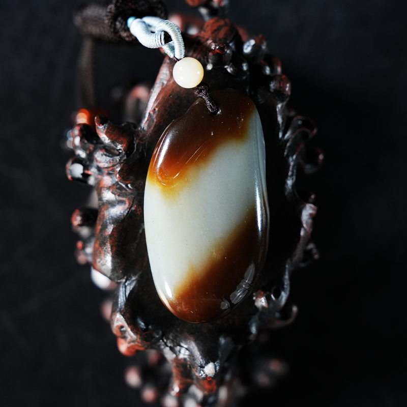 lot57 和田玉风生水起挂坠/QG51229-186451 保利山东