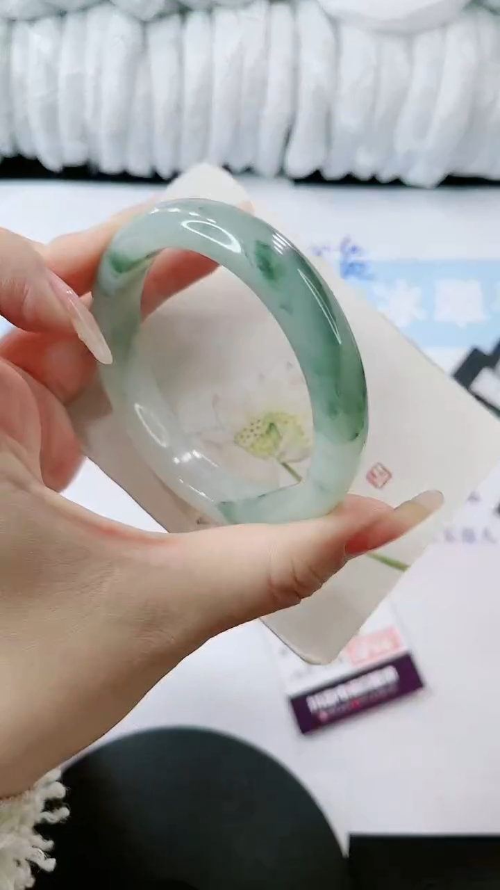【闪购商品】石英质玉手镯未镶嵌多样性发货F38