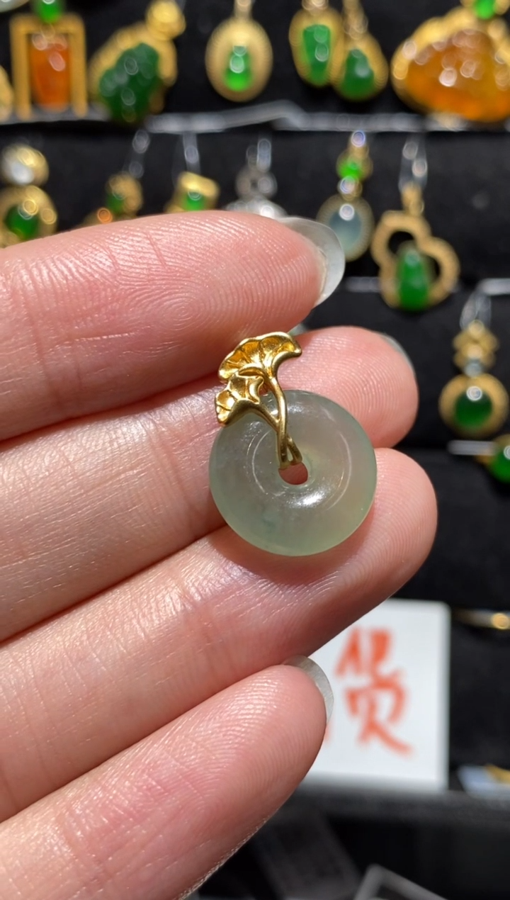 【闪购商品】翡翠颈饰18K金镶嵌吊坠