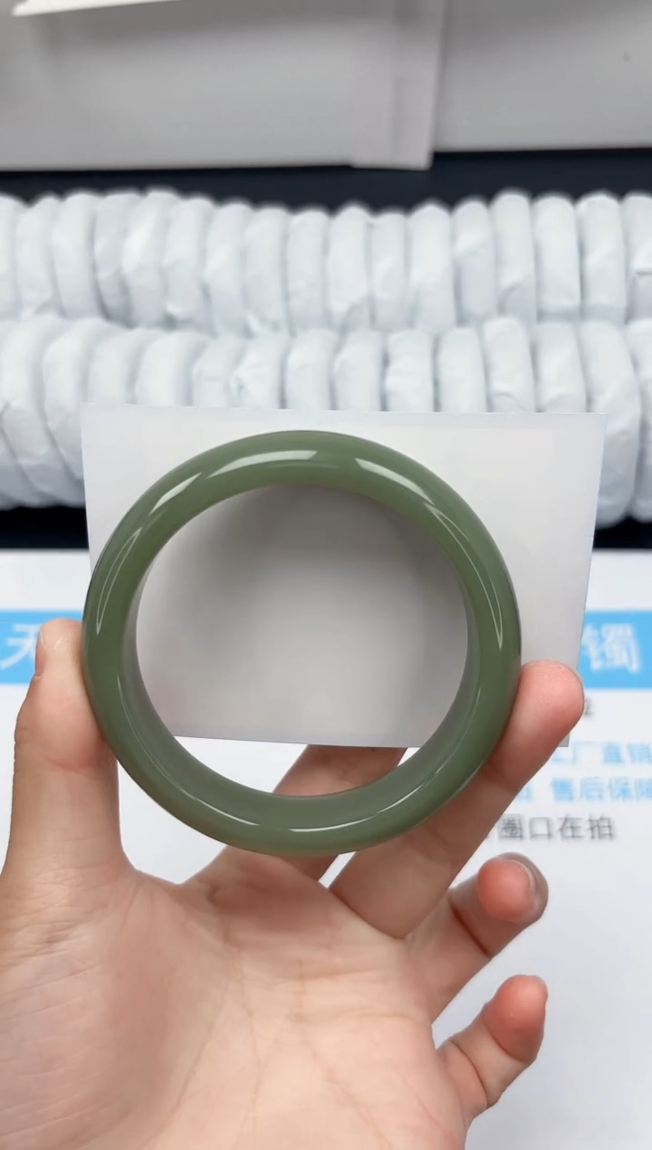 【闪购商品】石英质玉手镯未镶嵌118-57.8