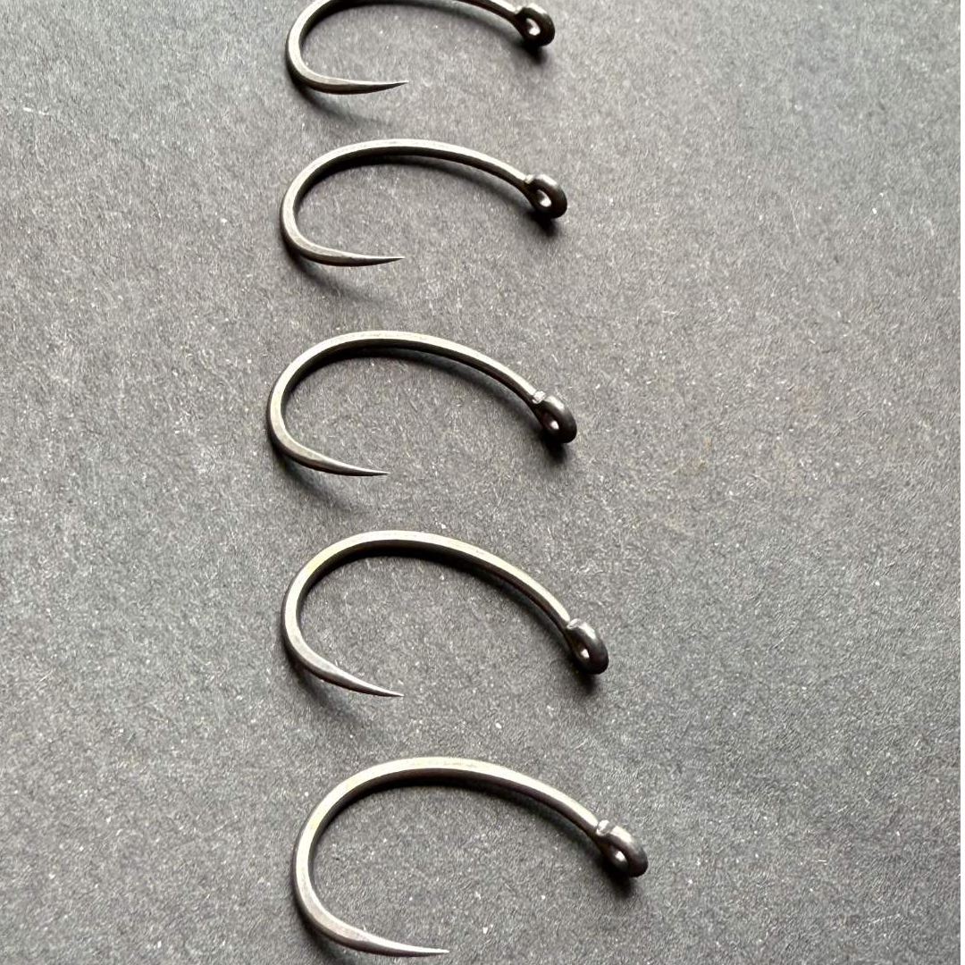 欧鲤钓反底钓克朗克歪嘴驼背鱼钩单钩钓钩鱼钩散装野钓驼背钩钓鱼