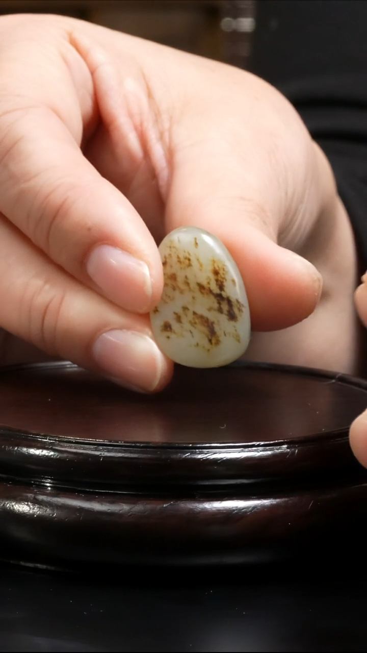 【闪购商品】和田玉吊坠(不含链)未镶嵌8.8克和田玉原石