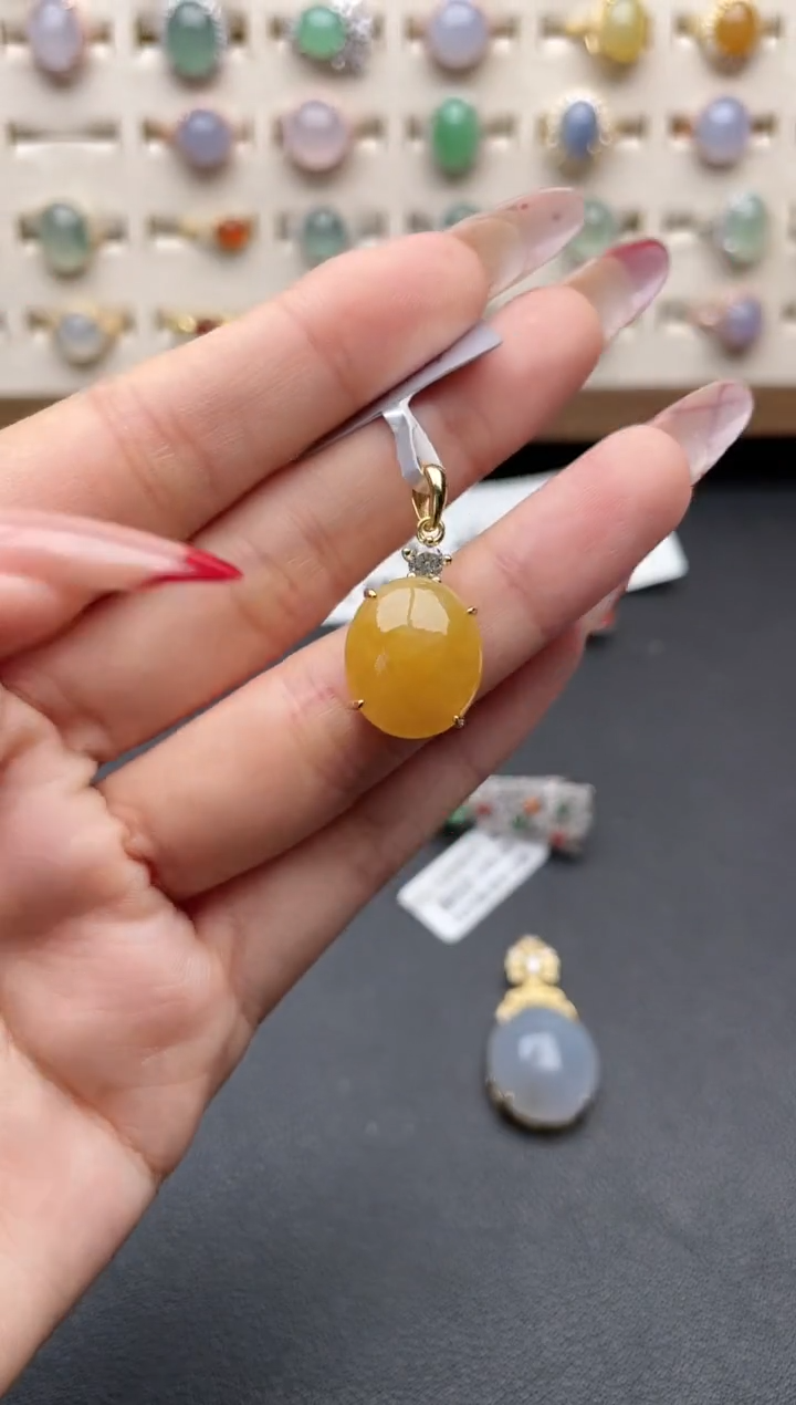 【闪购商品】翡翠吊坠(赠链)银S925镶嵌一物一证一礼盒