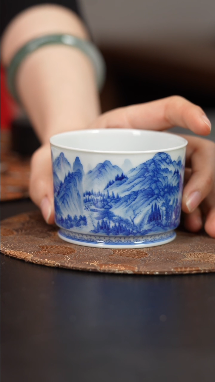 【闪购商品】杯看山柴窑青花富春山居