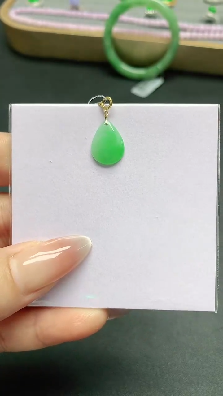 【闪购商品】翡翠18K金镶嵌颈饰证书 礼盒