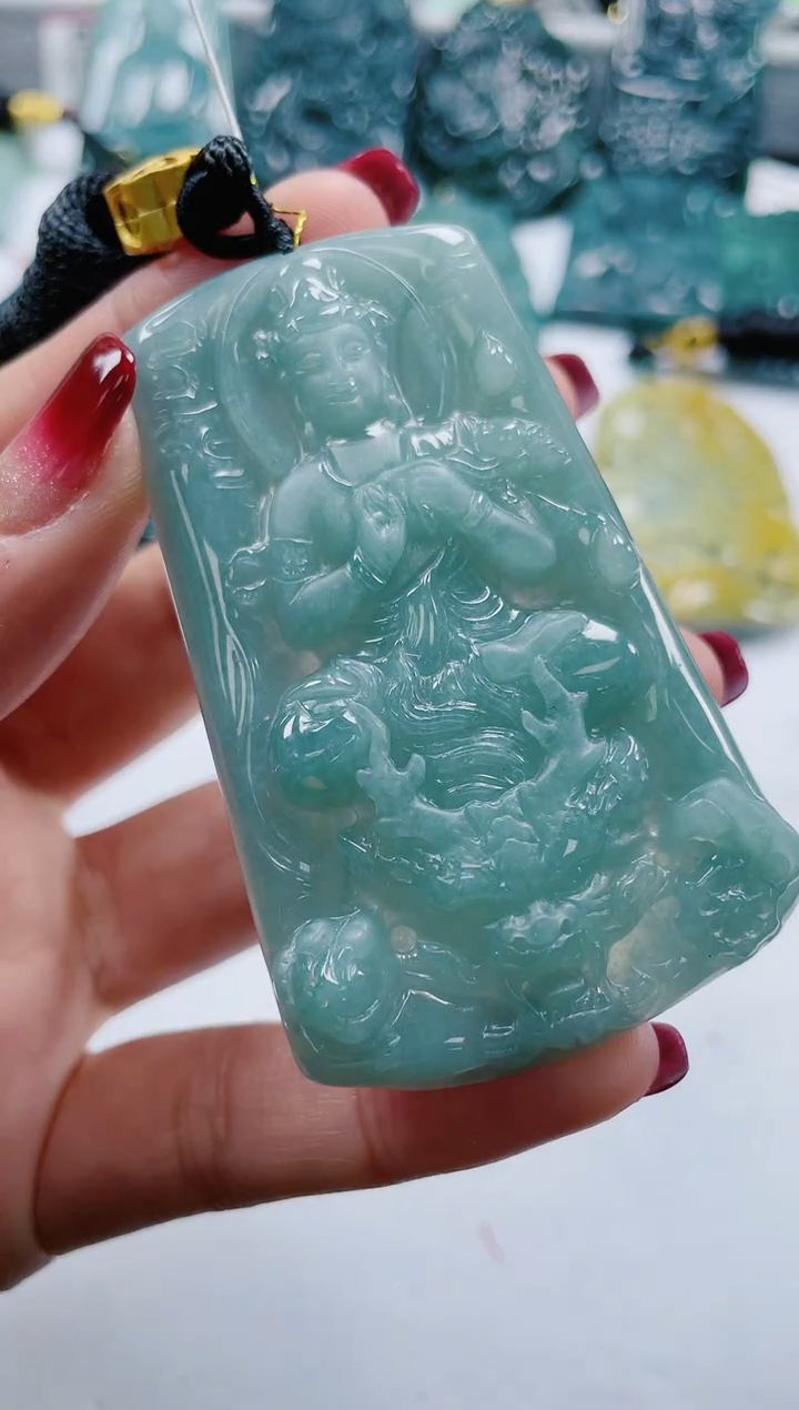 【闪购商品】翡翠颈饰未镶嵌             