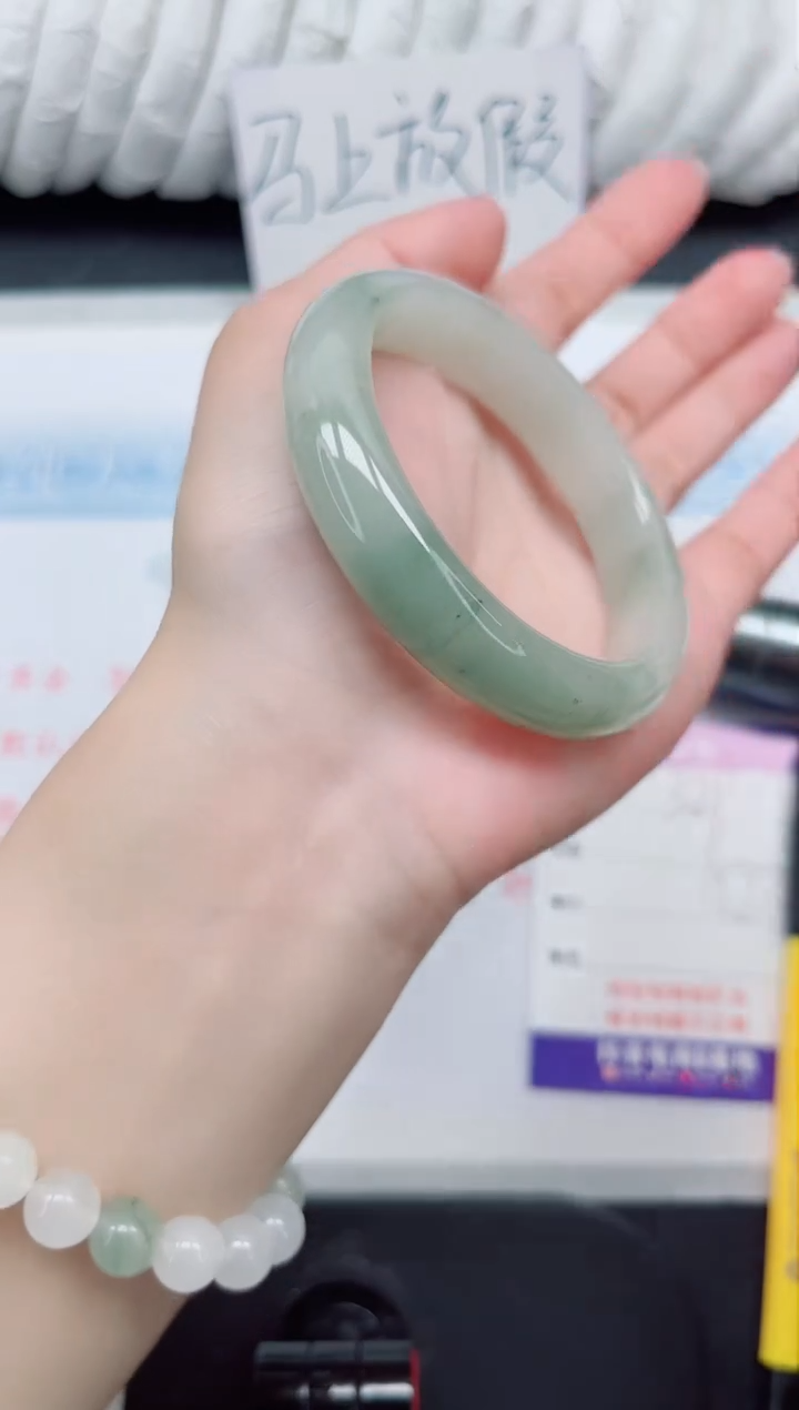 【闪购商品】石英质玉手镯未镶嵌329#52.2
