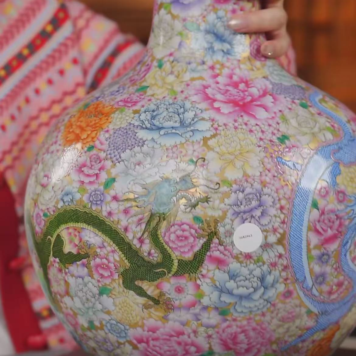 国呈拍卖古董瓷器