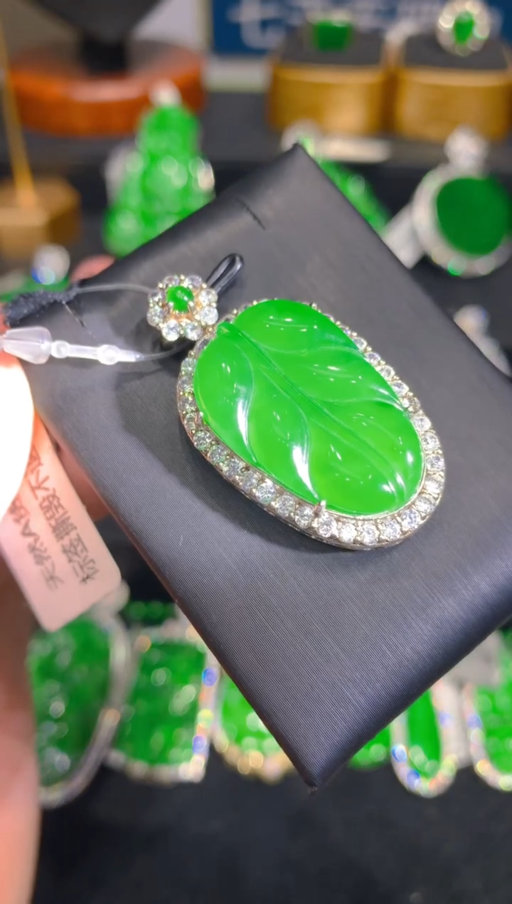 【闪购商品】翡翠颈饰银S925镶嵌35一季