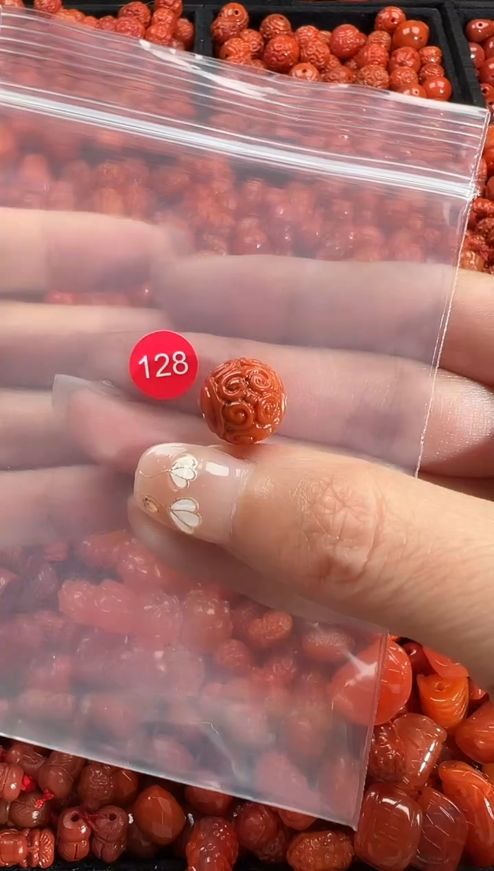 颈饰未镶嵌南红玛瑙1