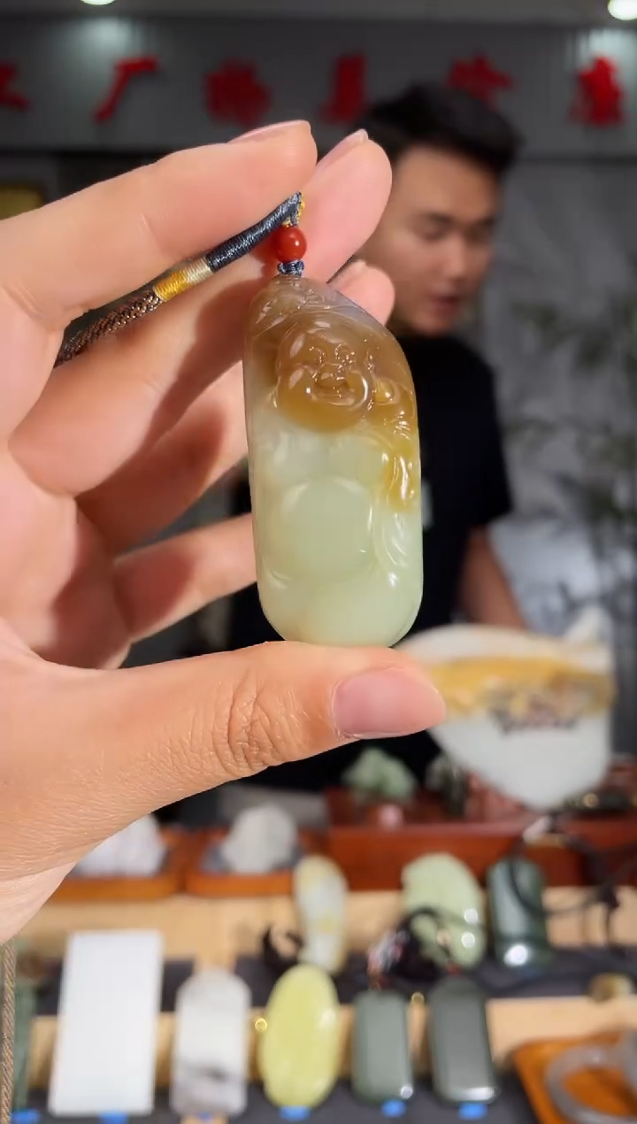 和田玉未镶嵌颈饰1